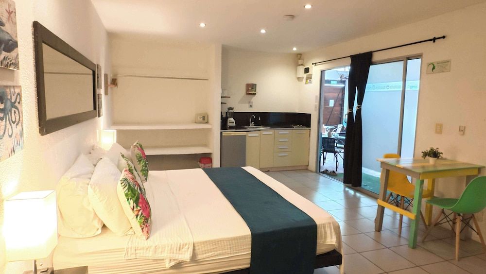 Deluxe Room, Patio, Courtyard View