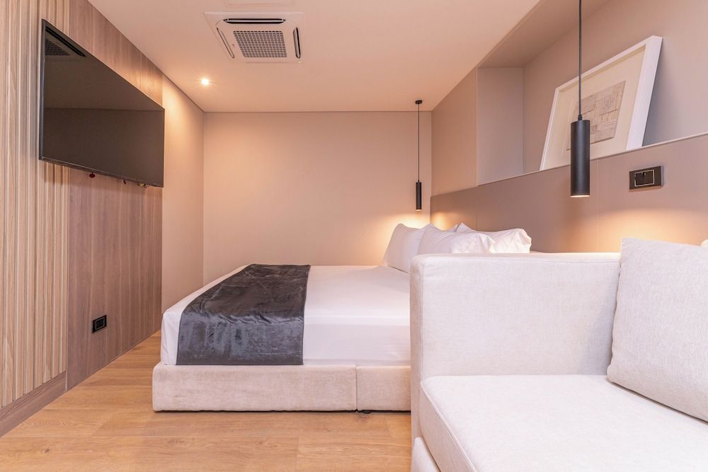Premium Apartment (302)