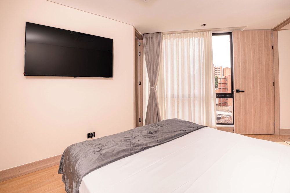 Luxury Apartment (701)