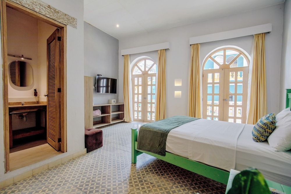 Deluxe Suite, Balcony, City View