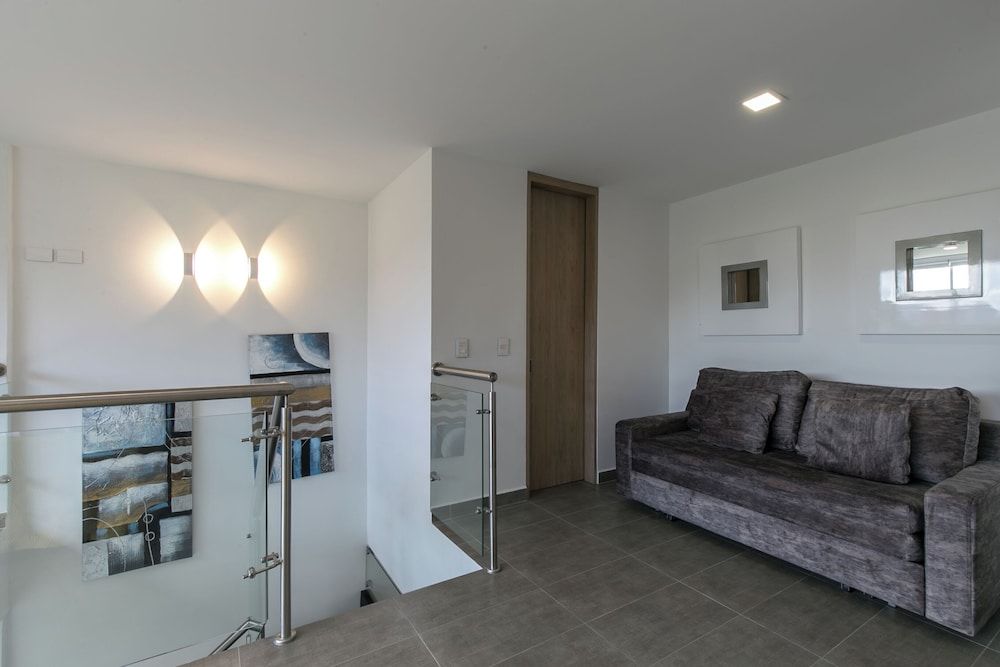 Borbon Suites Duplex, City View 9