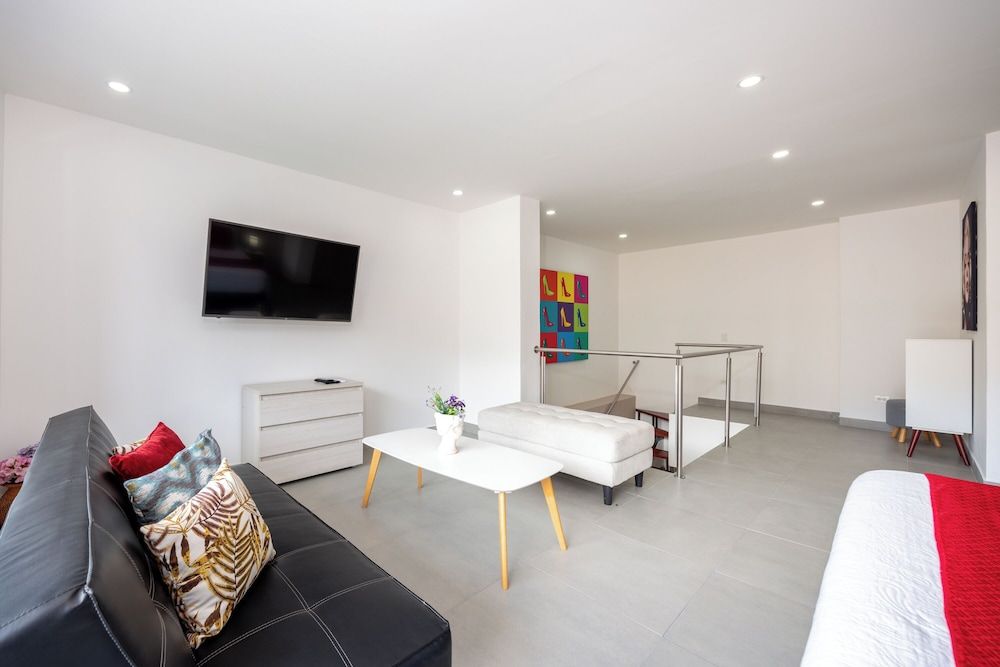 Borbon Suites Superior Duplex, Balcony, City View 3