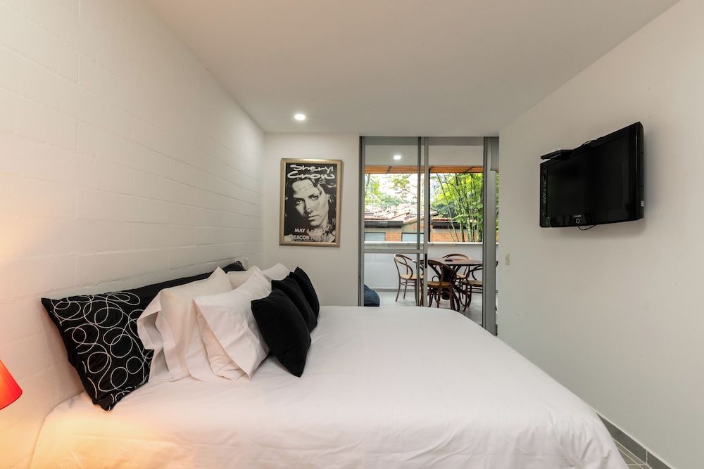 Borbon Suites Standard Apartment, Balcony, Garden View 3