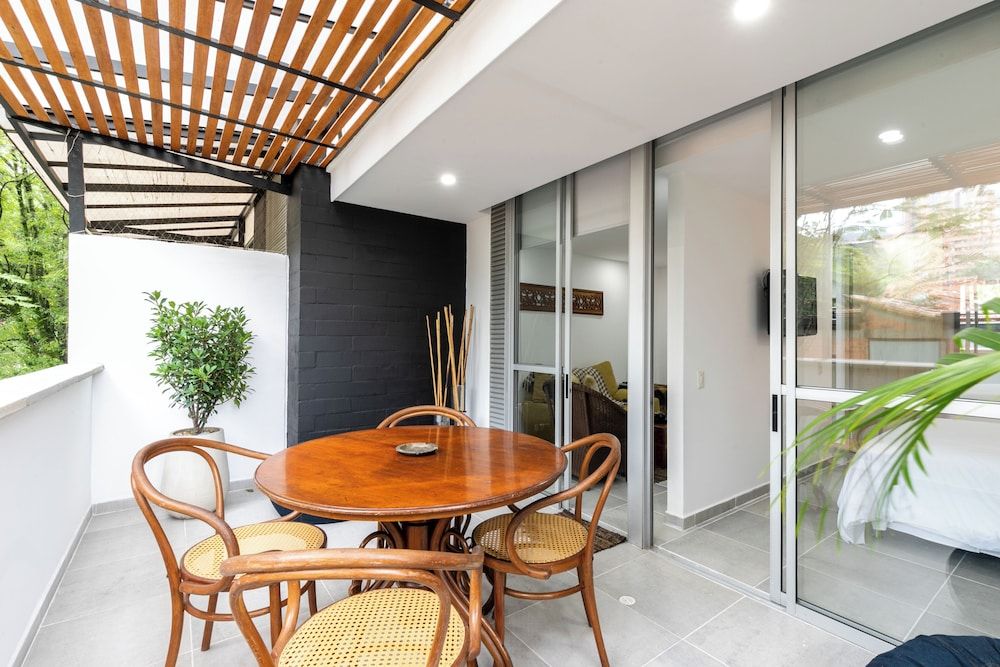 Borbon Suites Standard Apartment, Balcony, Garden View 20