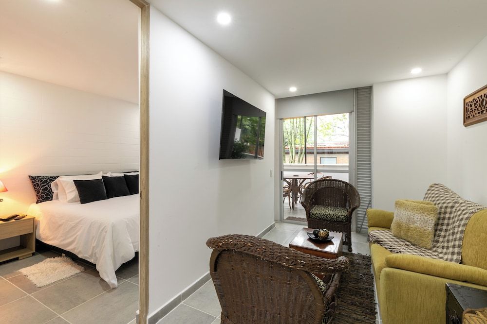 Borbon Suites Standard Apartment, Balcony, Garden View 14