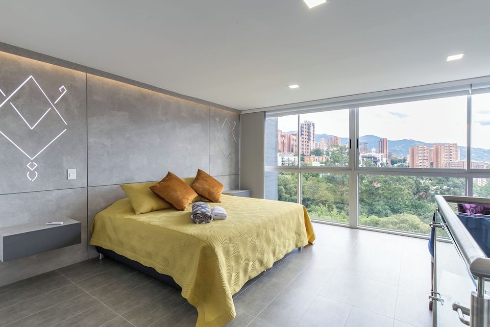 Borbon Suites Duplex, City View