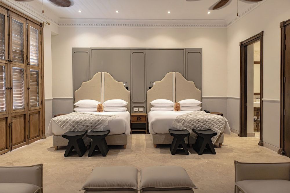 Suite, 2 Queen Beds, Balcony