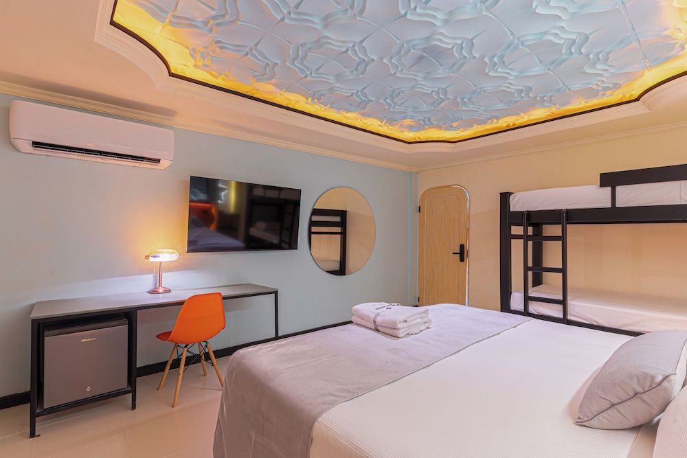 Grand Room, Private Bathroom