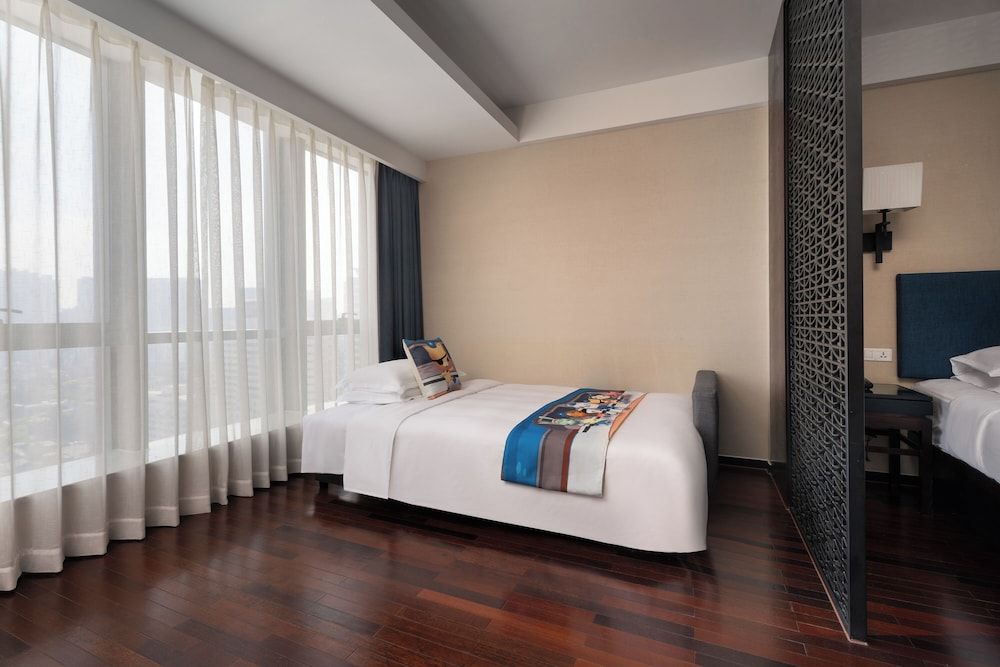 Family Triple Room, City View