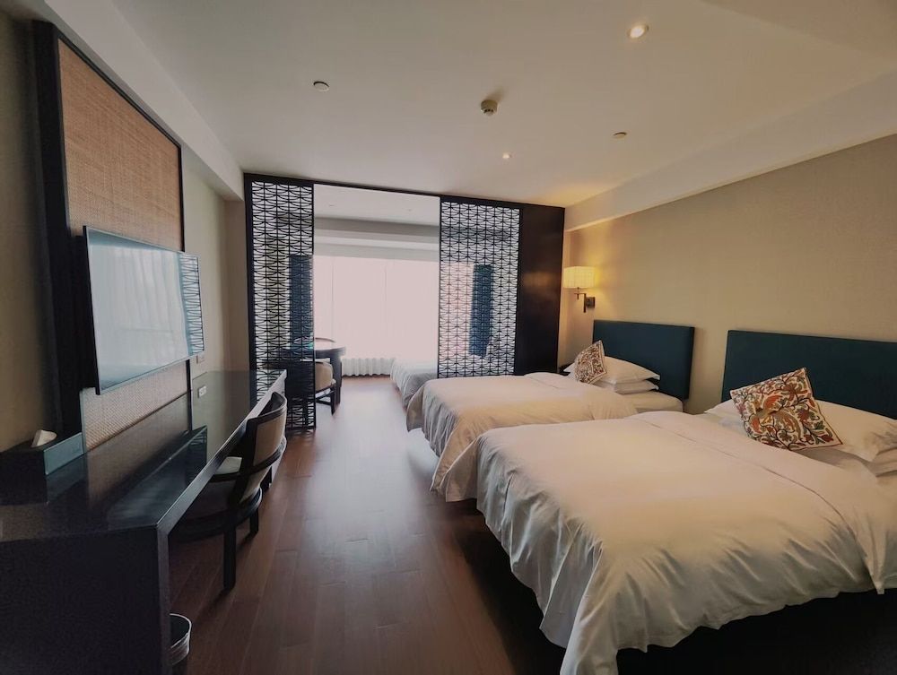 Family Triple Room, City View