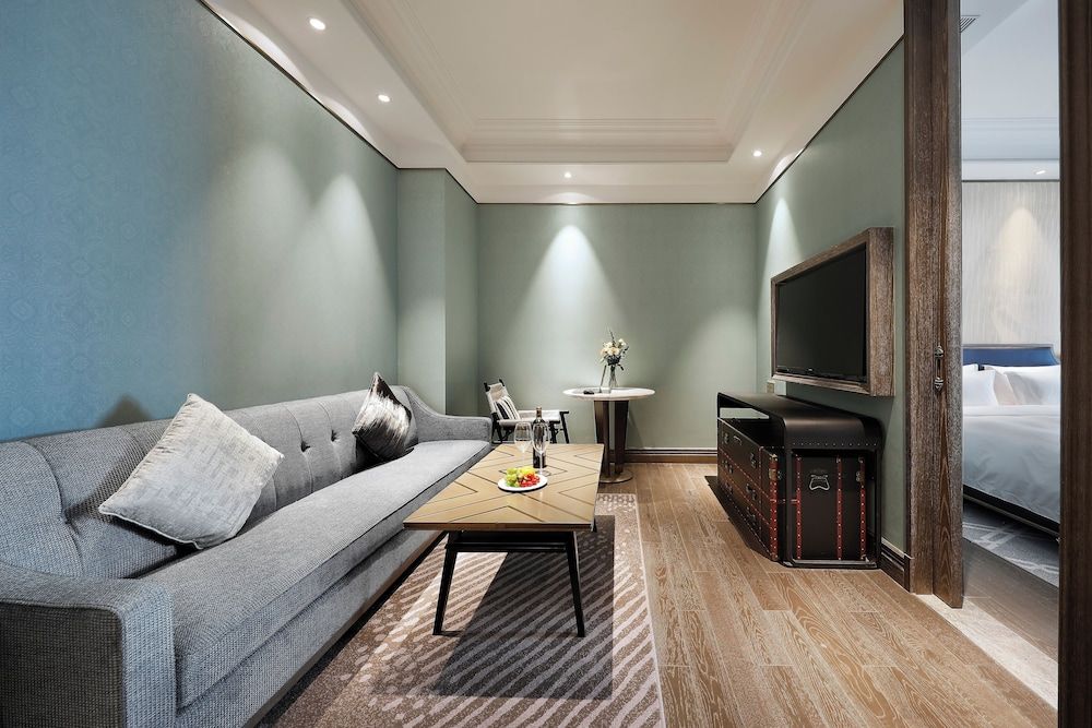 Audio-Visual Deluxe Suite