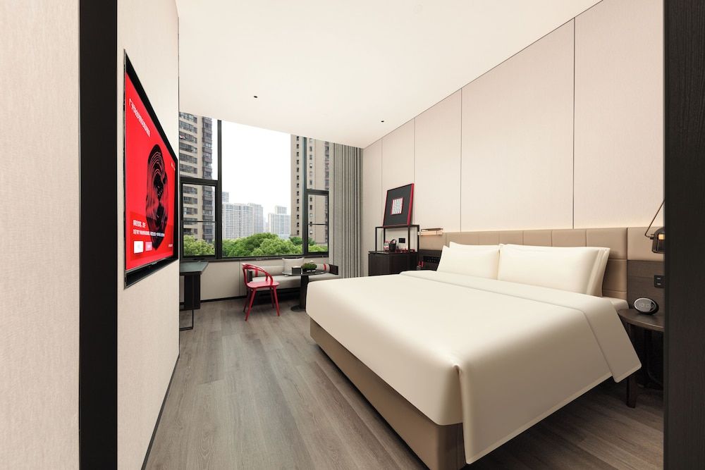 Jiaming City View King Room