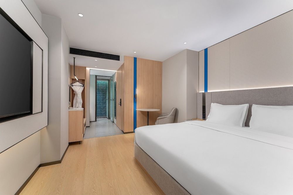 Holiday Inn Express Lijiang Ancient Town by IHG 1 King Standard 3