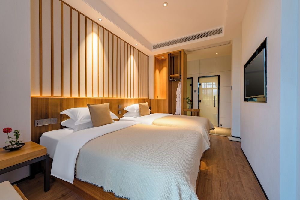 Xi He Yuan Standard Double or Twin Room, Mountain View 3