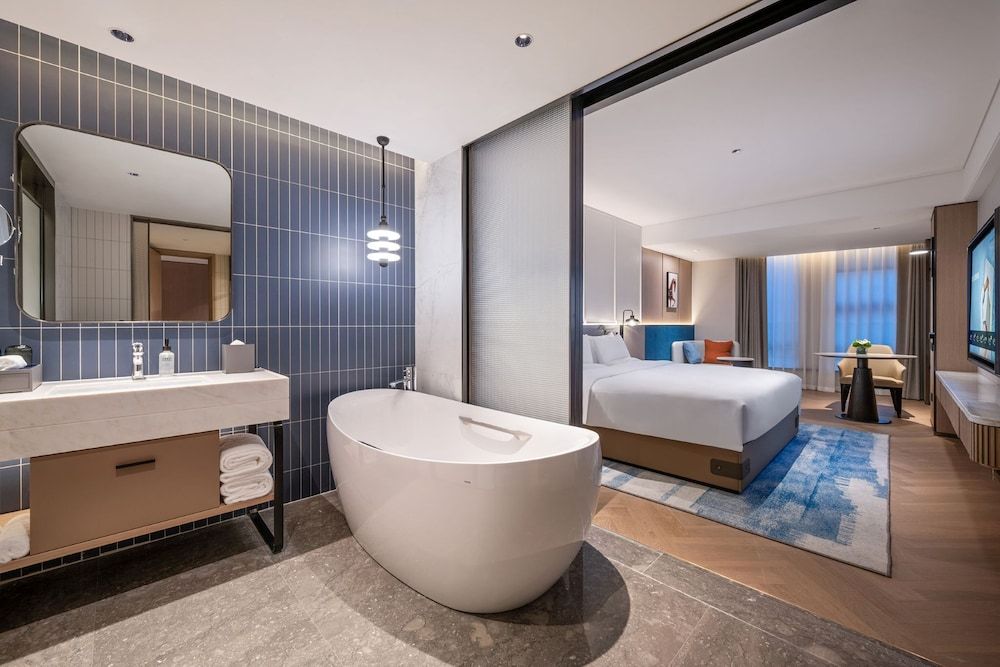 Novotel Hangzhou Yuhang Superior Room, 1 King Bed 5