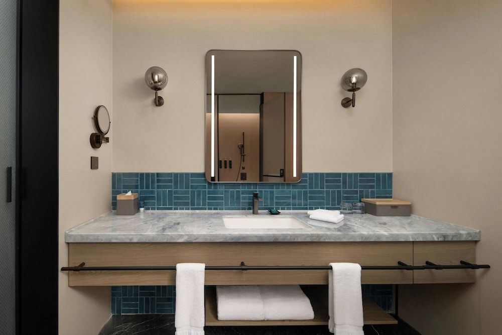 Four Points By Sheraton Dalian Donggang Superior Room, 1 King Bed, City View 5