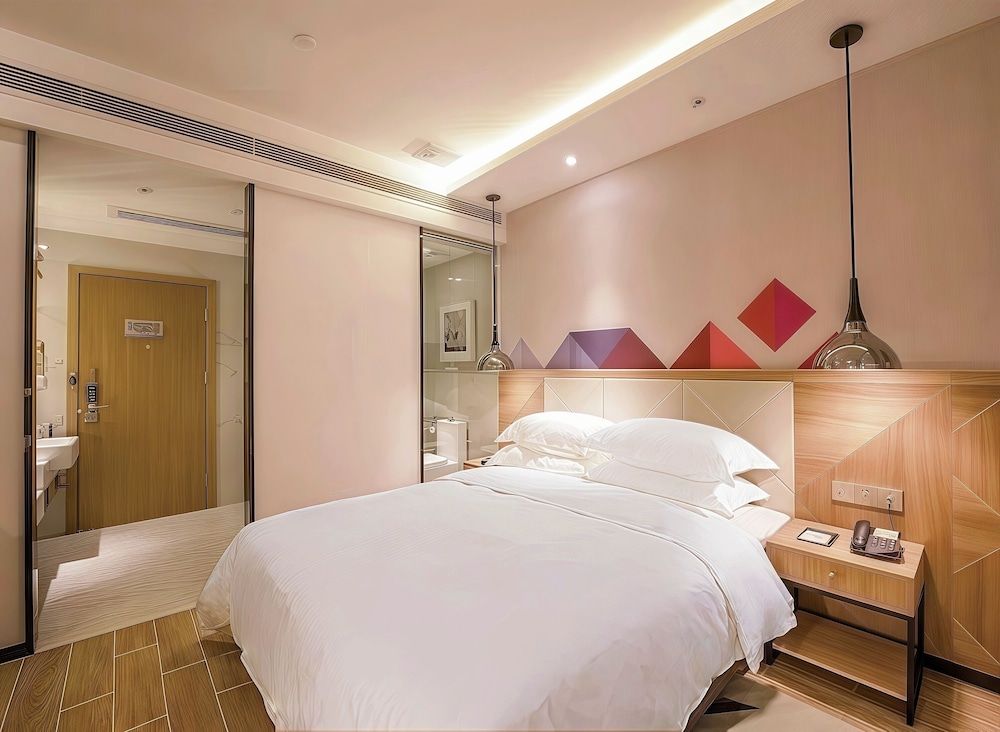 Healing mind International Hotel Guangzhou Tianhe Sports Center Linhexi Metro Station Branch Superior Double Room 2
