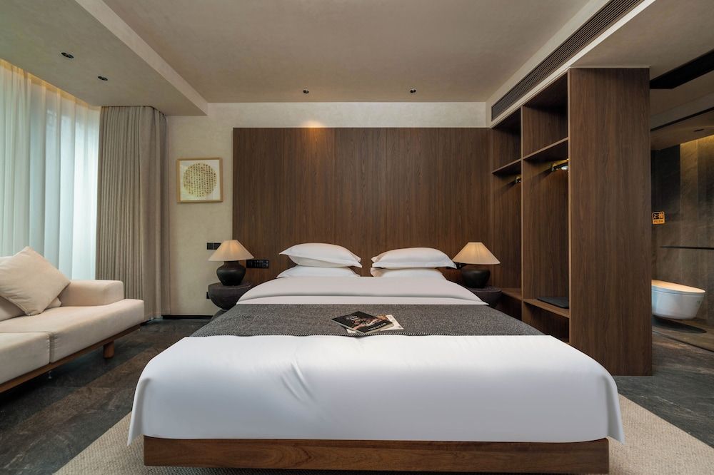 Fenghuang Yiquan River View B&B Double Room 4