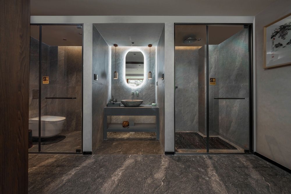 Fenghuang Yiquan River View B&B Double Room 6