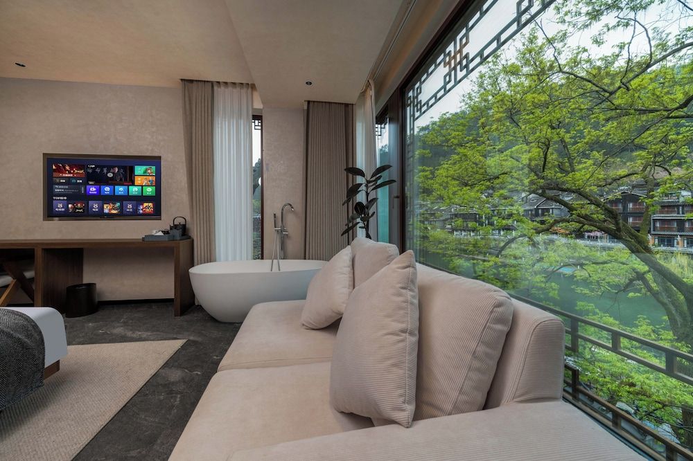 Fenghuang Yiquan River View B&B Double Room 2