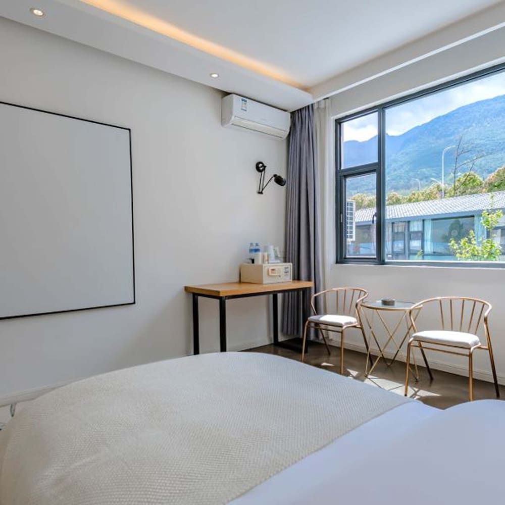 Basic Twin Room