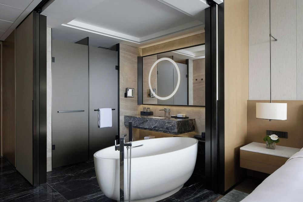 Changsha Marriott Hotel West Premium Room, 1 King Bed, City View 3