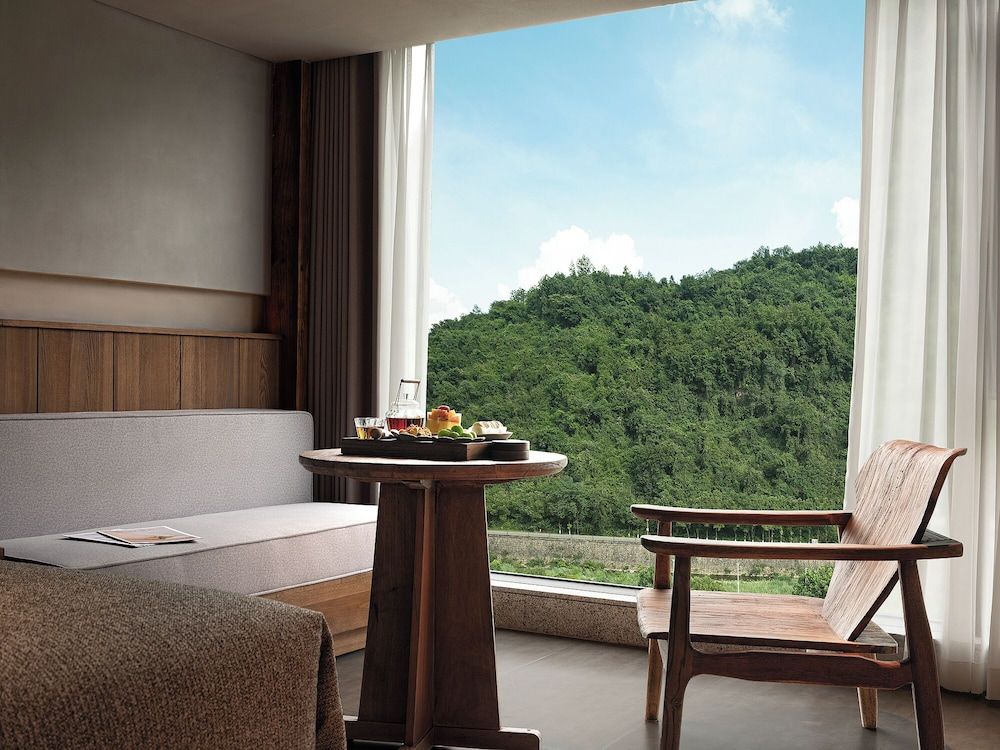 Zhangjiajie SANHE Resort Deluxe Twin Room, 1 Bedroom, Hill View 6