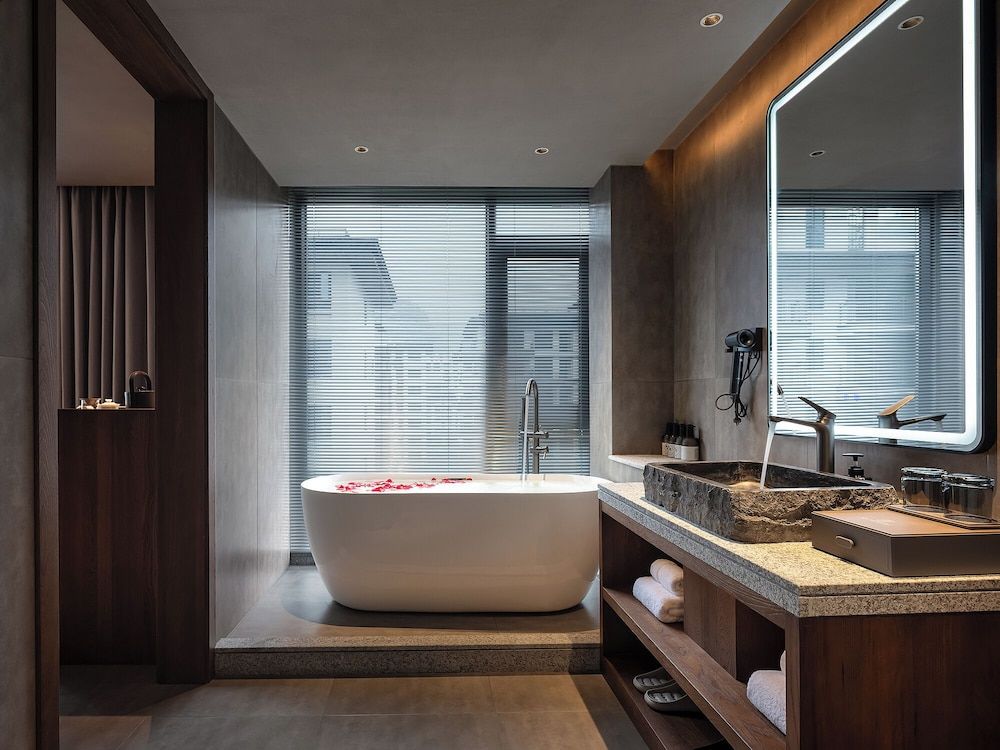 Zhangjiajie SANHE Resort Double Room, Hill View 7