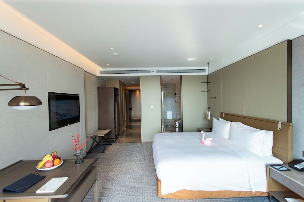 Primus Hotel Xuzhou Dalong Lake Superior Double Room, Courtyard View 3