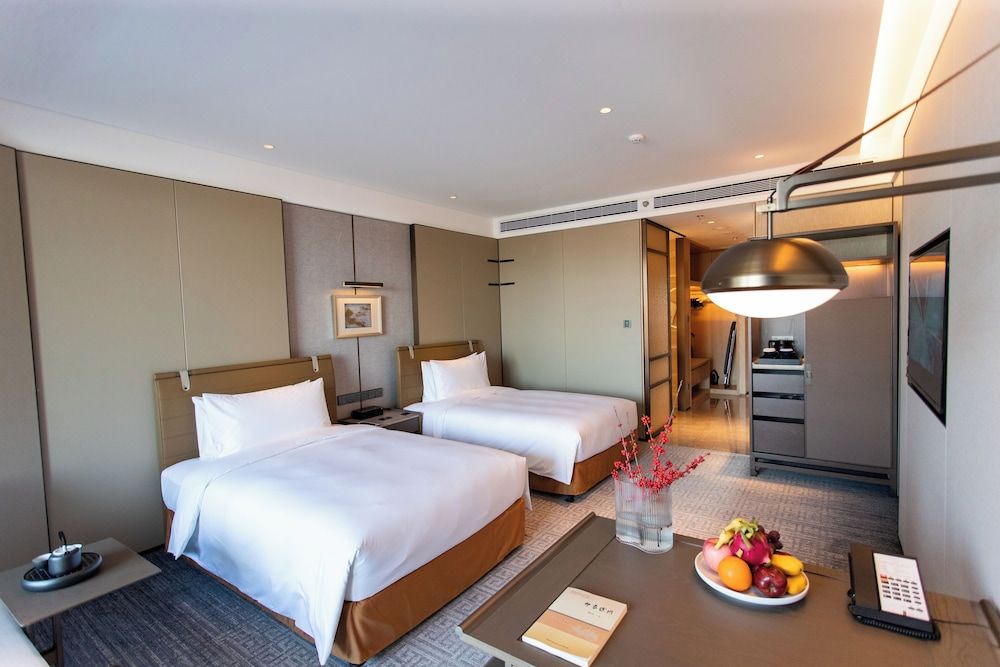 Primus Hotel Xuzhou Dalong Lake Superior Twin Room, Courtyard View 3