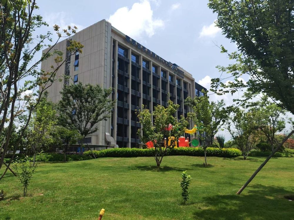 Four Points By Sheraton Kunming Changshui Airport Superior Room, 2 Double Beds, Garden View 5