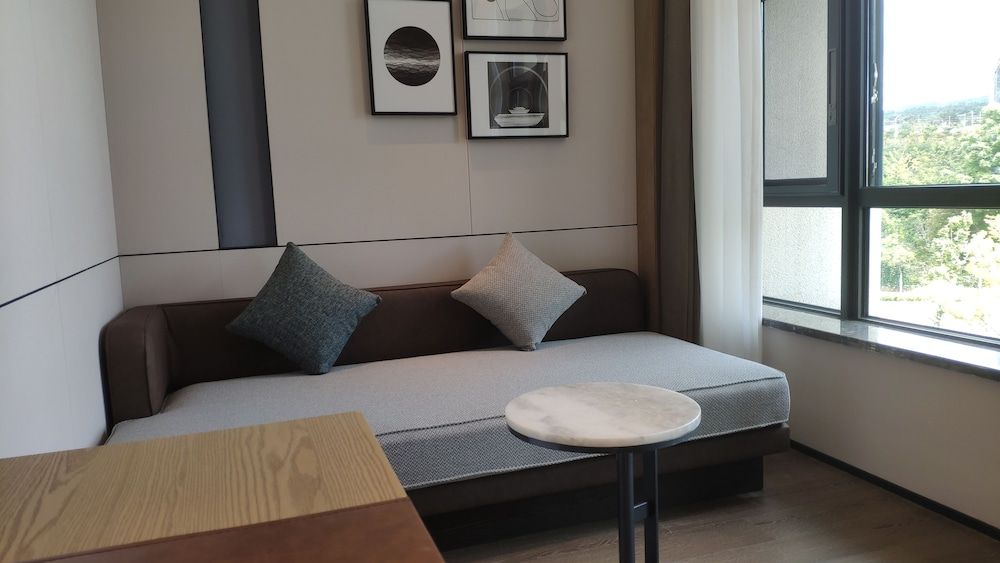 Four Points By Sheraton Kunming Changshui Airport Family Room, 1 Double Bed, Garden View 5