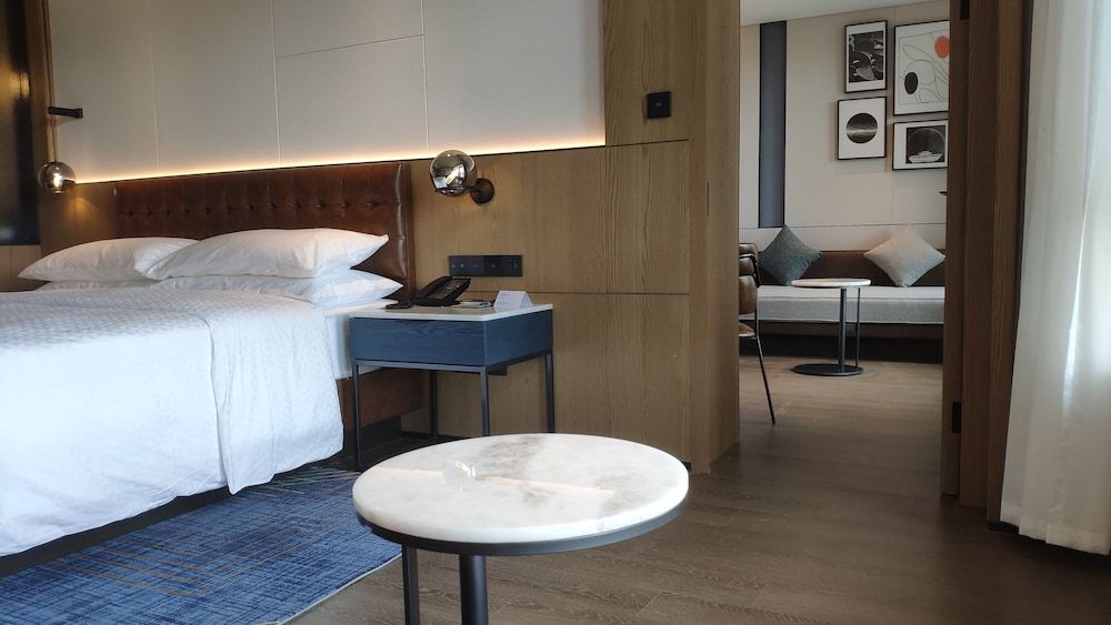 Four Points By Sheraton Kunming Changshui Airport Family Room, 1 Double Bed, Garden View 2