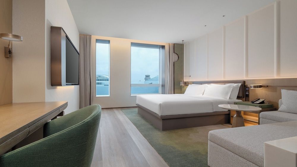 Holiday Inn Wenzhou Airport by IHG Standard Room, 1 King Bed