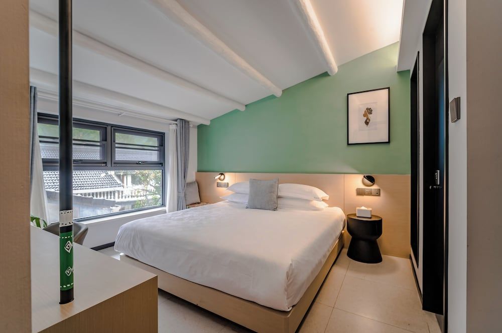 Blooming Lotus Hostel Superior Double Room 2