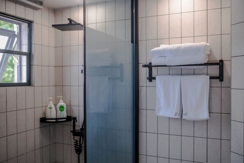 Blooming Lotus Hostel Superior Double Room 10