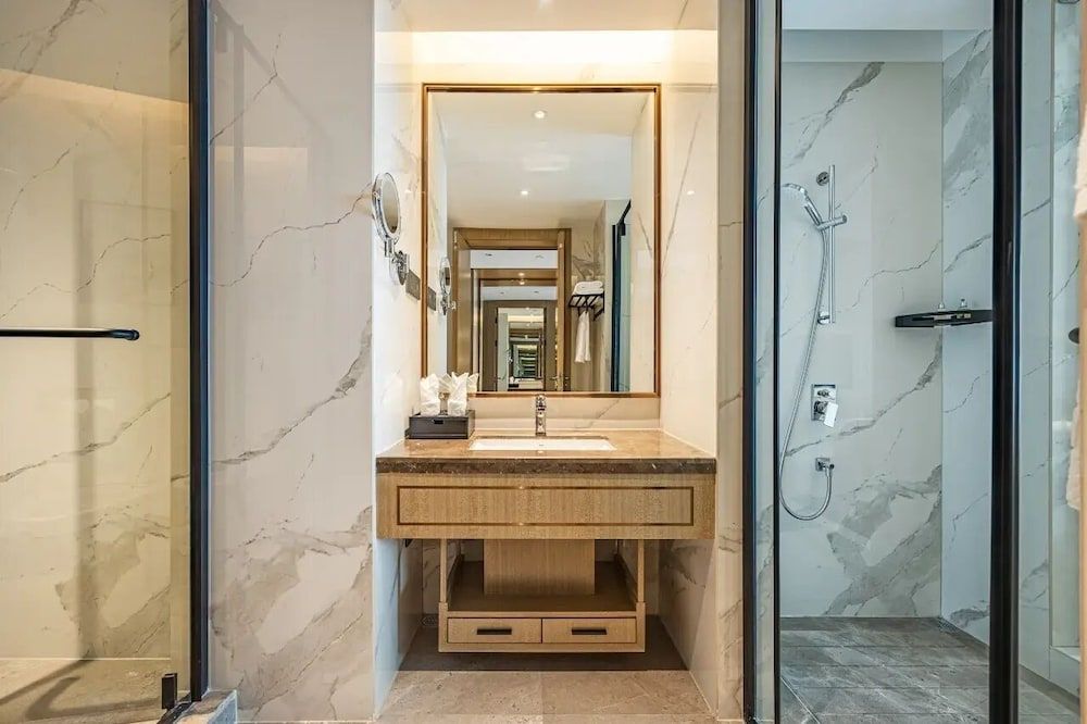 Changde Licheng Huating Hotel Superior King Room 4