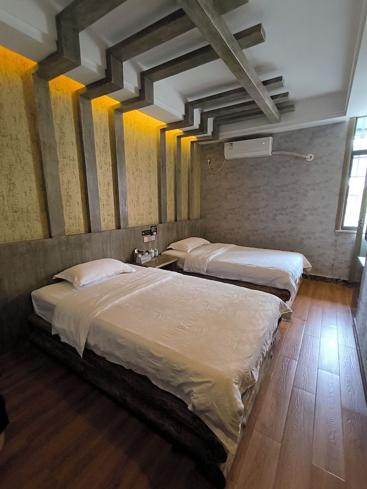 zhangjiejienanfangjinshikezhan Classic Twin Room, Courtyard View 5