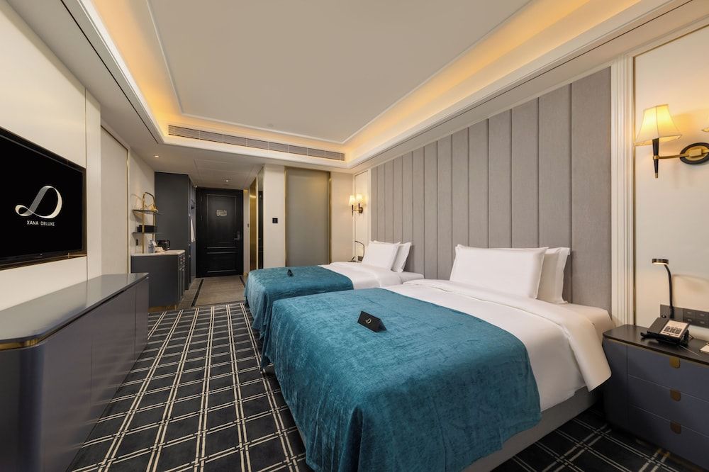 Luxury Twin Room, City View
