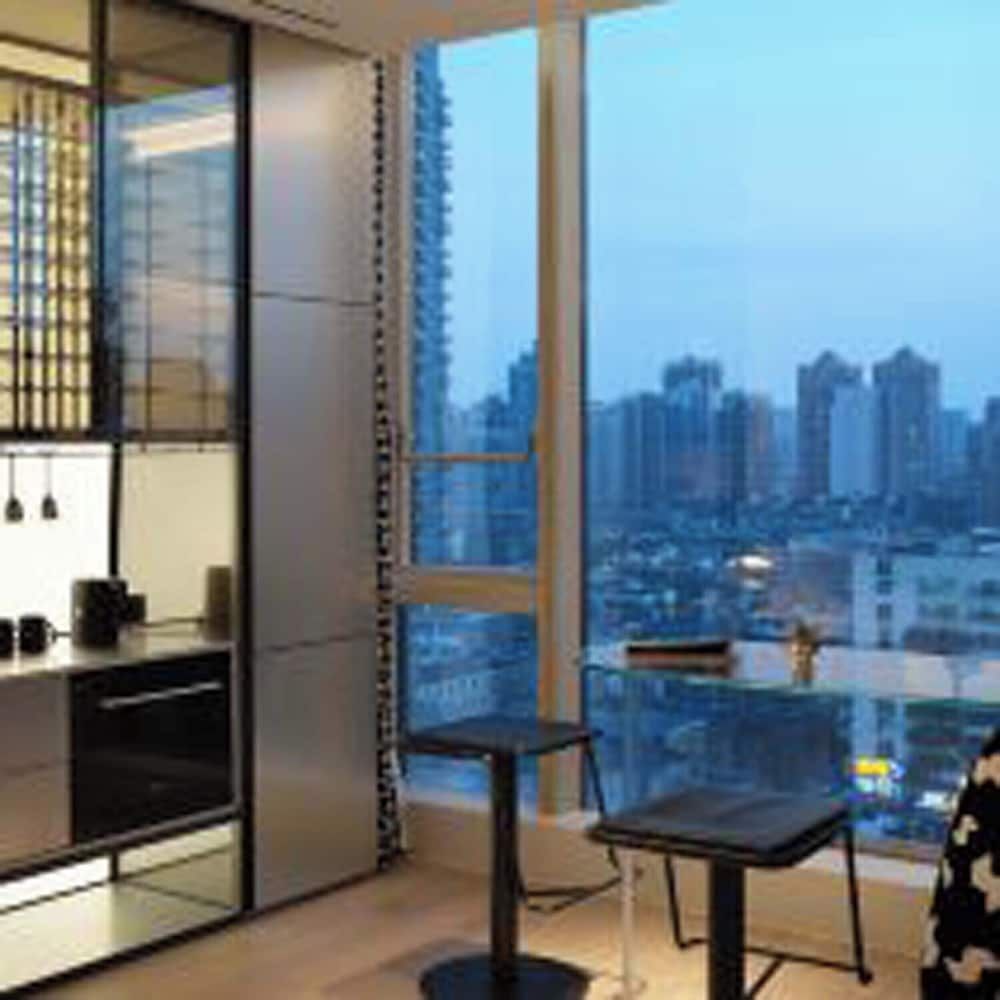 Premier Suite, City View