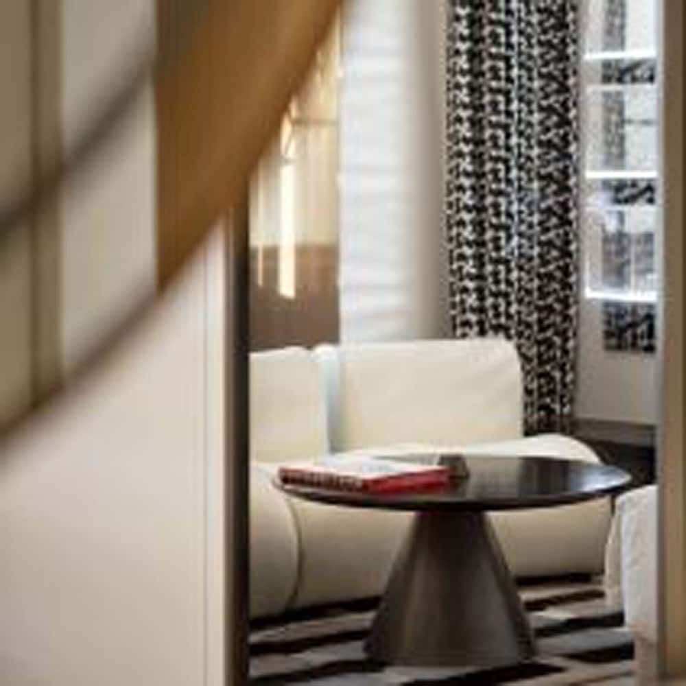 Luxury Twin Room, City View