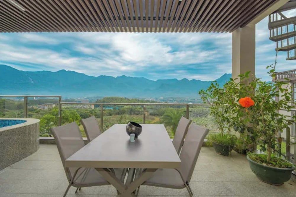 Premier Twin Room, Hill View