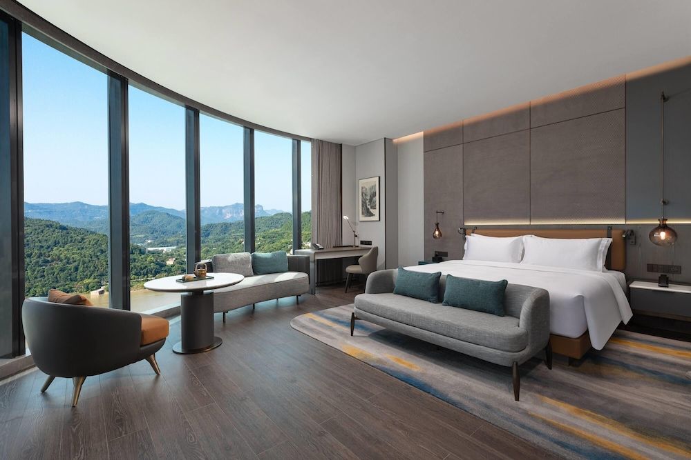 Wyndham Grand Yichang Riverside Deluxe Room, 1 King Bed, River View