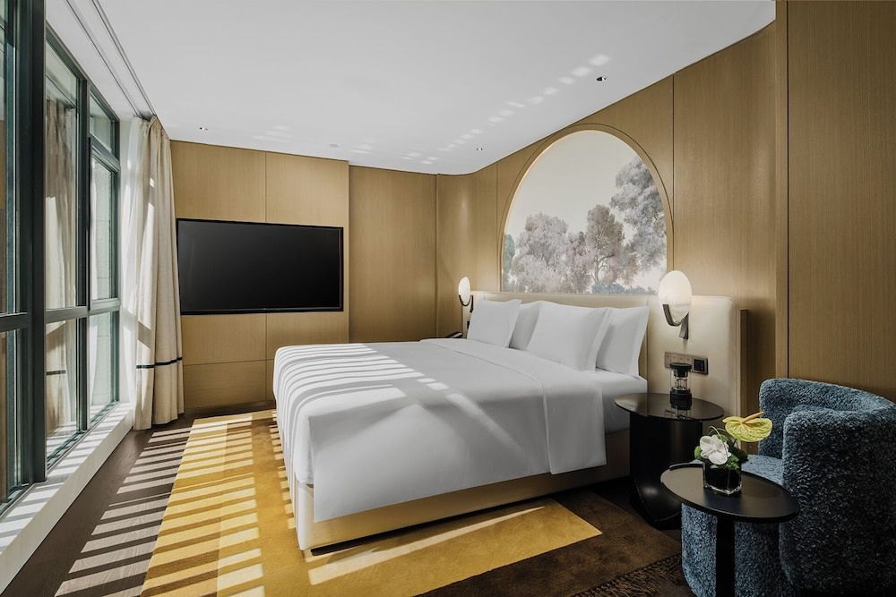 Hotel Indigo Wuxi Qingming Bridge by IHG Suite, 1 Bedroom (Dining Areas) 4