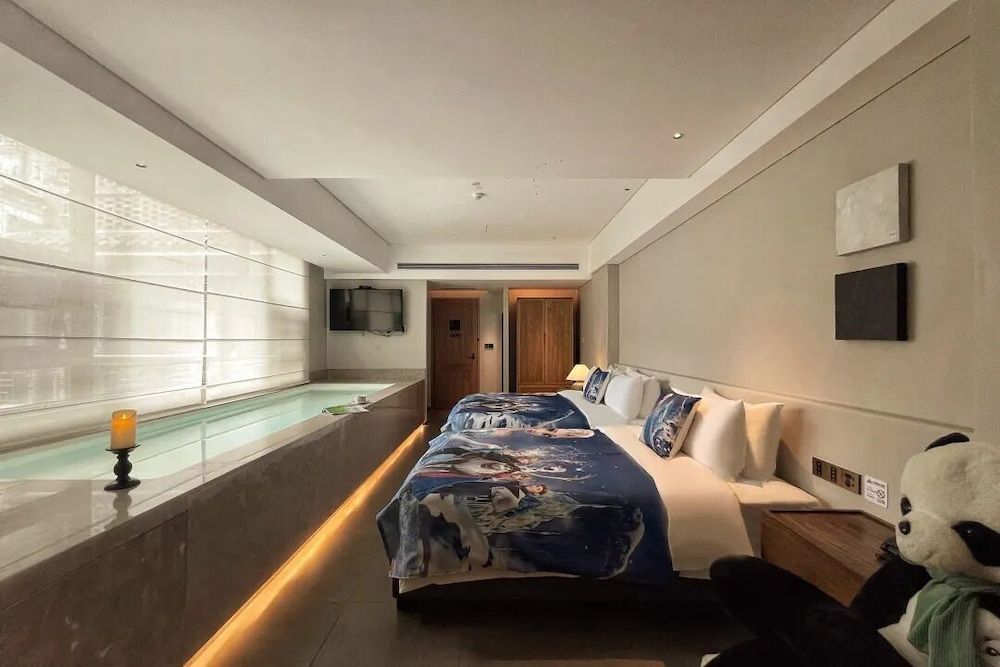 Phoenix Hall House Hotel Elite Twin Room 2