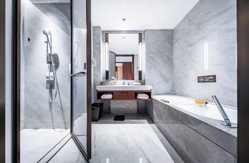 Luoyang Yishui Grand Hotel Senior Double Room, Courtyard View 4