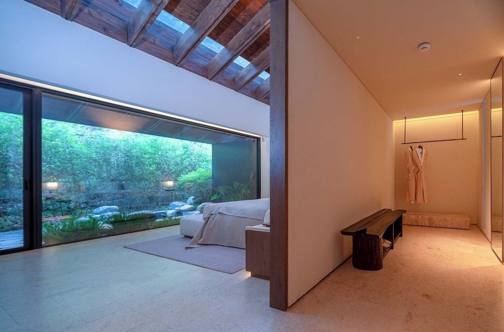 Premier Double Room, Hill View