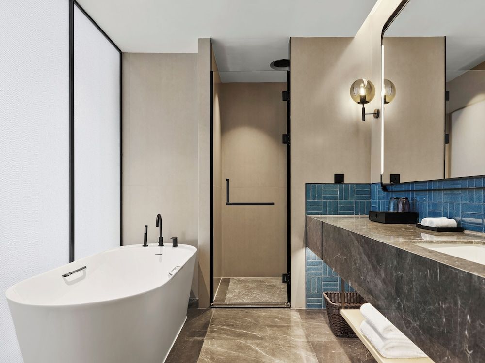 Four Points By Sheraton Guiyang Huaxi Park Premier Suite, 1 Bedroom, City View 5