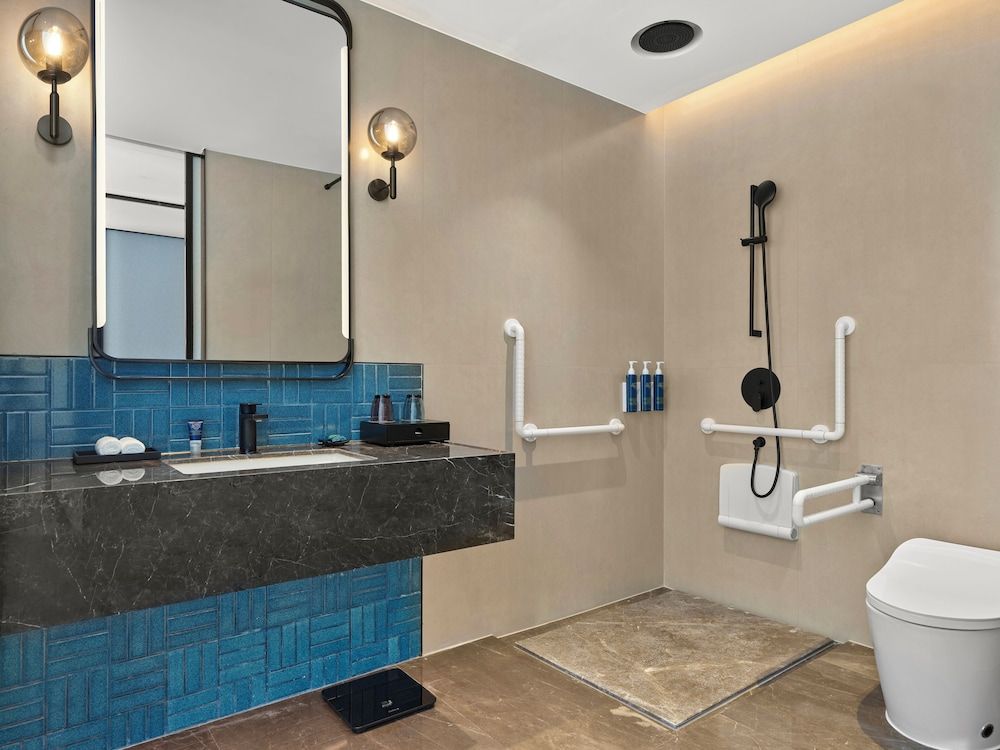 Four Points By Sheraton Guiyang Huaxi Park Superior Room, 1 King Bed, City View 3