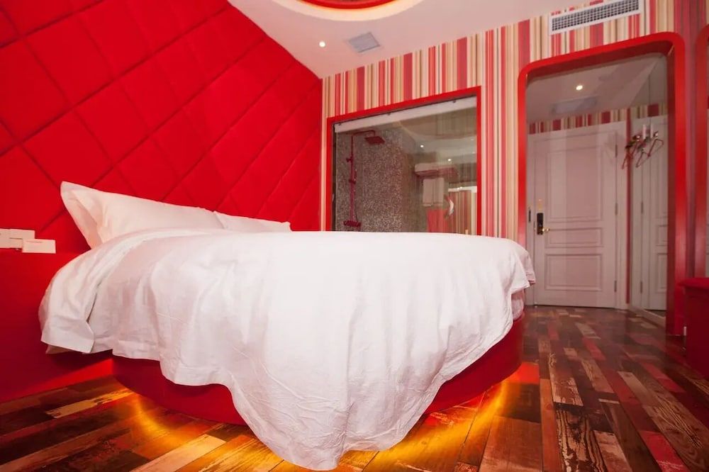 Love Home Theme Concept Hotel Classic Double Room 7